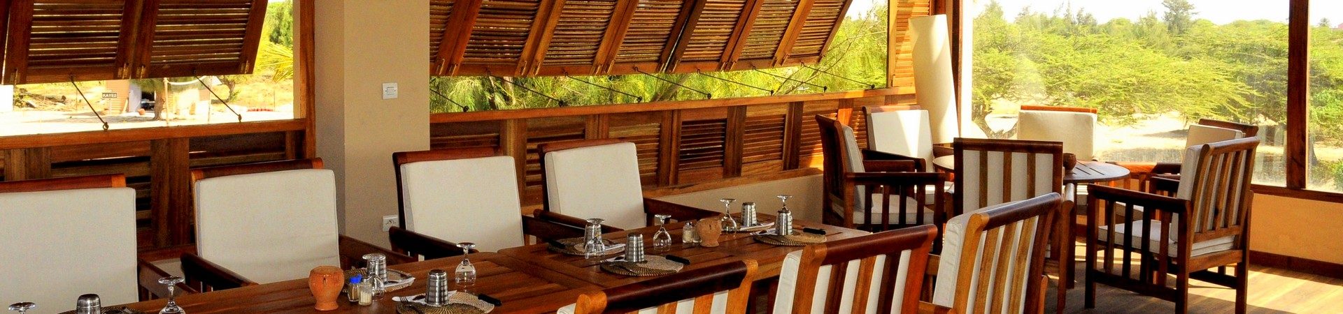 ocean-et-savane-bar-restaurant-buffet-a-volonte-senegal-saint-louis